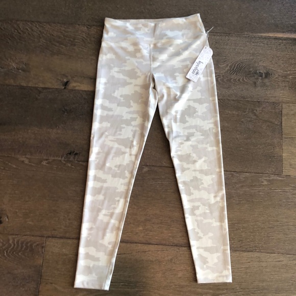 ❌SOLD❌Kyodan Camo Leggings - Picture 2 of 3